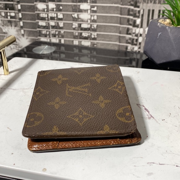 Authentic Louis Vuitton Monogram Bifold Wallet - Picture 12 of 12